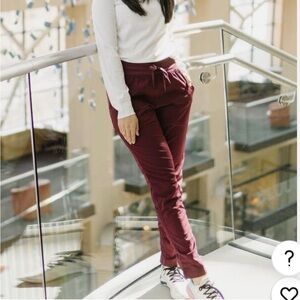 Zyia Maroon Ruched Plaza Jogger Pants Size Medium